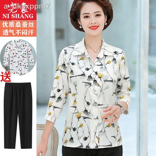 áo sơ mi mùa hè cho mẹ trung niên với tay ba phần tư 50- tuổi 60 lụa dành phụ nữ và cao Phong cách phương Tây hoa