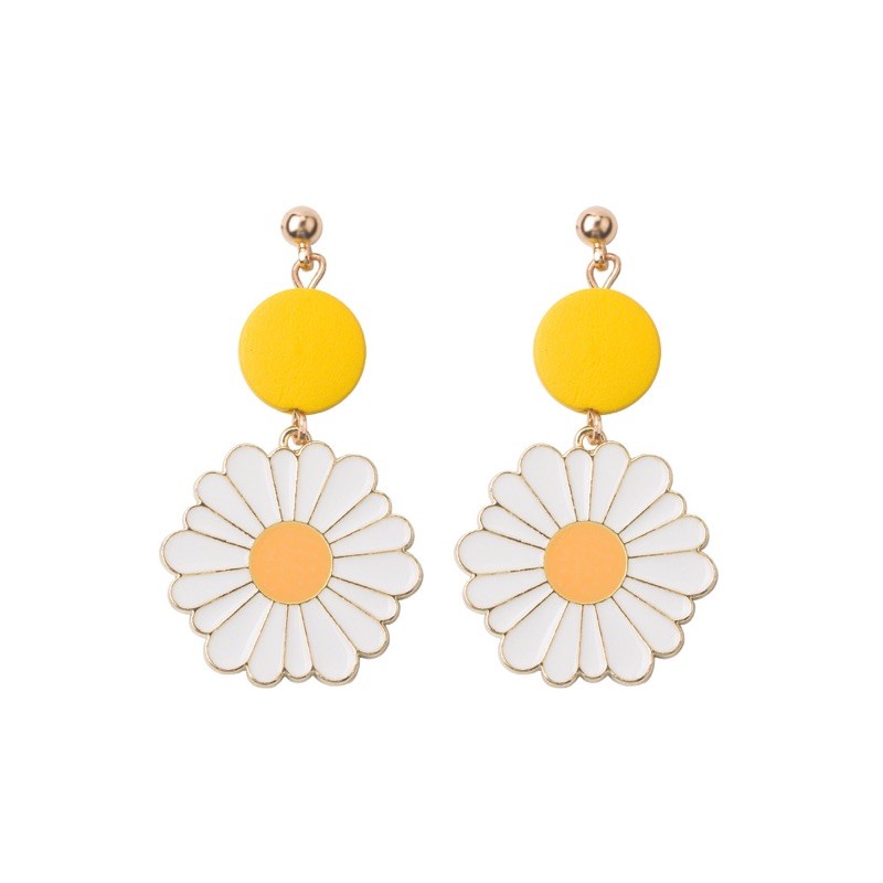 Bông tai hoa cúc hoạ mi thiết kế tạo điểm nhấn