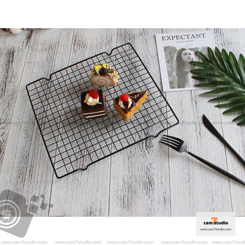 Khung sắt ô caro có chân, decor chụp hình, trang trí chụp ảnh sản phẩm - Cam7Studio.com