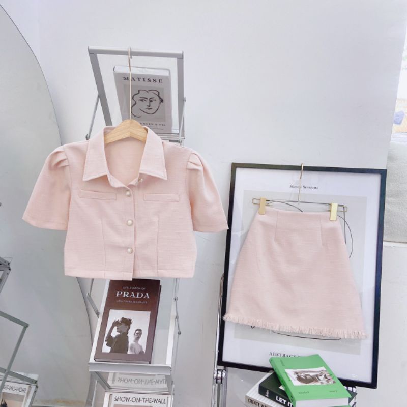 Set croptop hồng xước cổ sơ mi tay phồng + Chân váy chữ A hồng