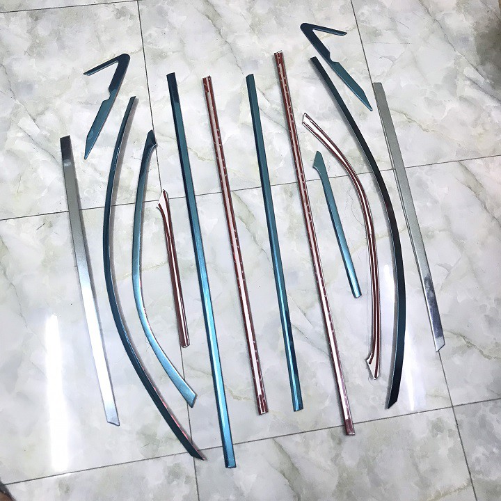Bộ Ốp nẹp viền Chân kính và Cong kính full viền xe Kia Sorento các đời xe 2010 đến 2020