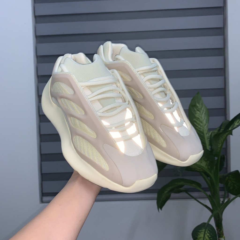 Giày Yeezy 700 V3 Hot Nam