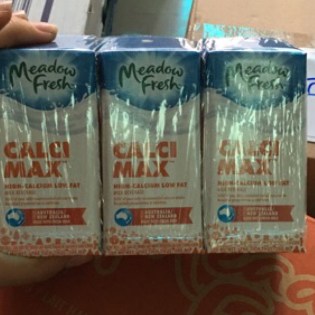 [Mã 154FMCGSALE giảm 8% đơn 500K] Sữa tươi Meadow Fresh Max canxi thùng 24 hộp 200ml