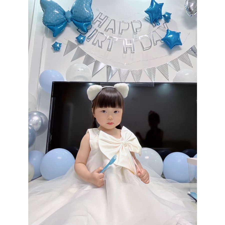 Đầm váy công chúa cho bé gái, váy trắng voan, dáng xòe suông, kiểu dáng váy thiết kế phong cách free style.