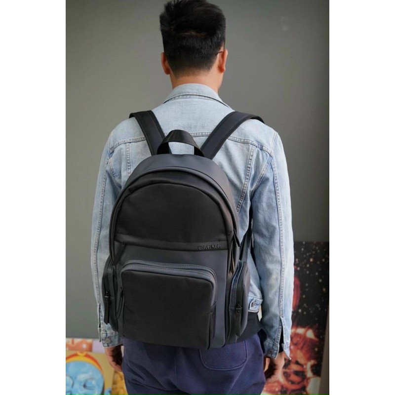 -Balo form vuông ngăn laptop 16inch  C•K backpack--navy phối đen classic