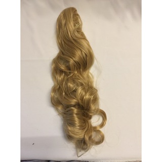Tóc xoăn ngoạm màu vàng tây The Wig cao cấp (48cm)