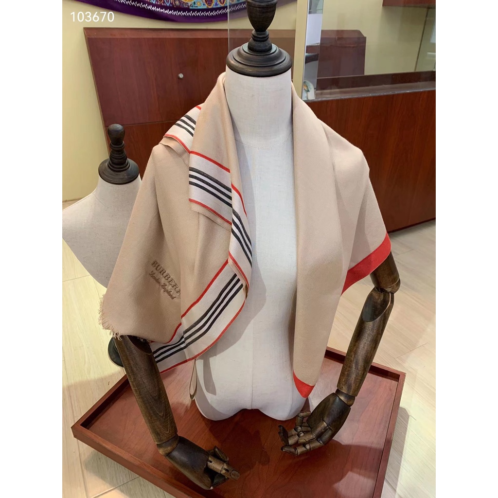 Khăn Choàng Burberry Vải Cashmere Màu Trơn Họa Tiết Kẻ Sọc Cá Tính