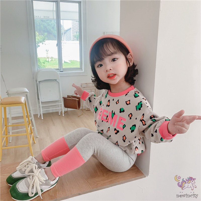 Set áo Sweater in họa tiết da báo kèm quần dài bằng chất liệu cotton thời trang cho bé gái