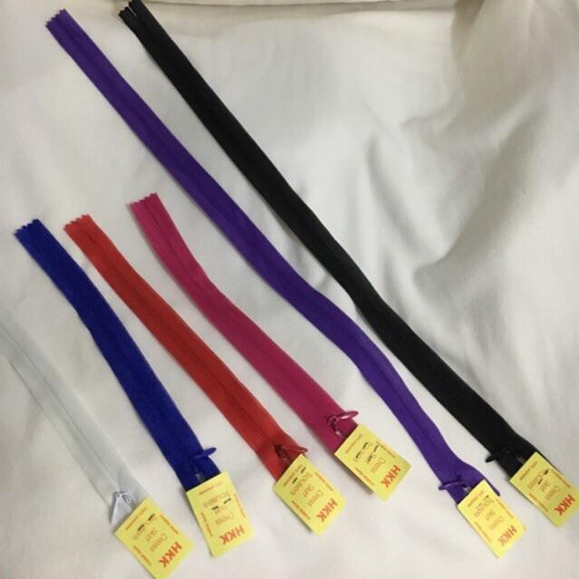 Khoá keoa giọt lệ may vào chân váy | BigBuy360 - bigbuy360.vn