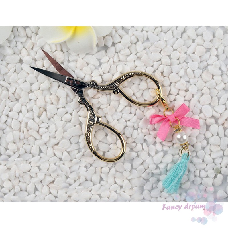 Kéo nhỏ tròn chạm khắc phong cách cổ điển dùng làm móng