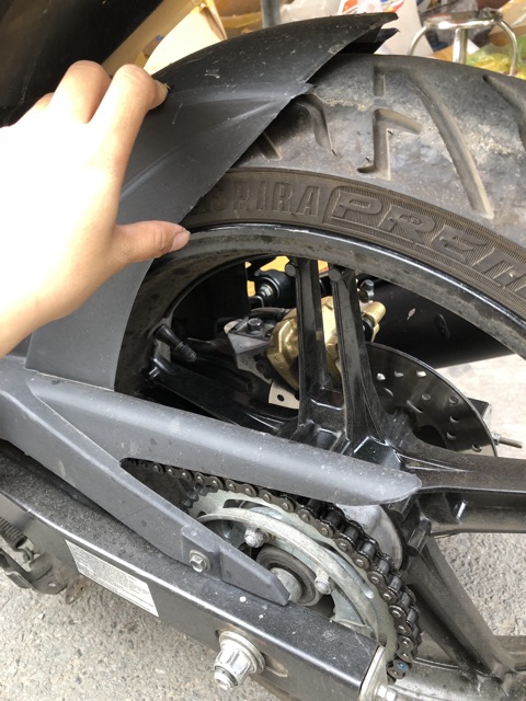 Dè chắn bùn exciter 150 có cacte