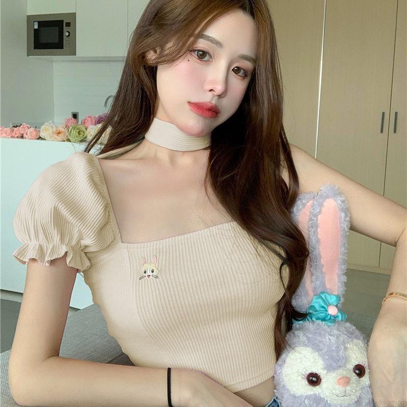 Áo Dệt Kim Tay Ngắn Hoạ Tiết Thêu Thiết Kế Cổ Yếm Quyến Rũ