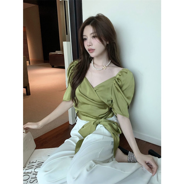 Áo Sơ Mi Tay Ngắn Phồng Cổ Chữ V Thắt Nút Chất Liệu Satin Kiểu Dáng Mới