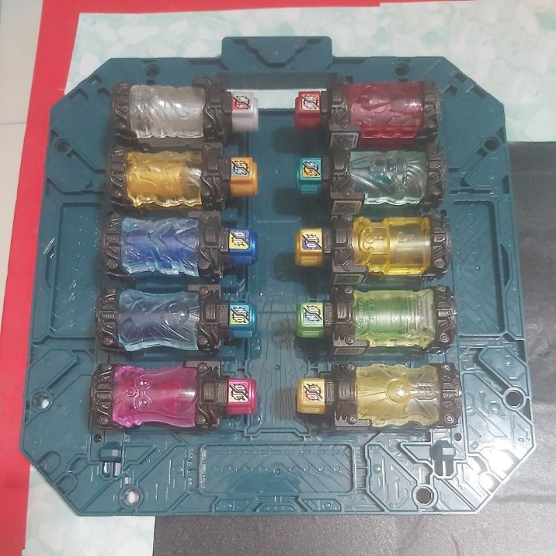 -Đồ chơi Full Bottle  của series phim Siêu nhân Kamen rider build