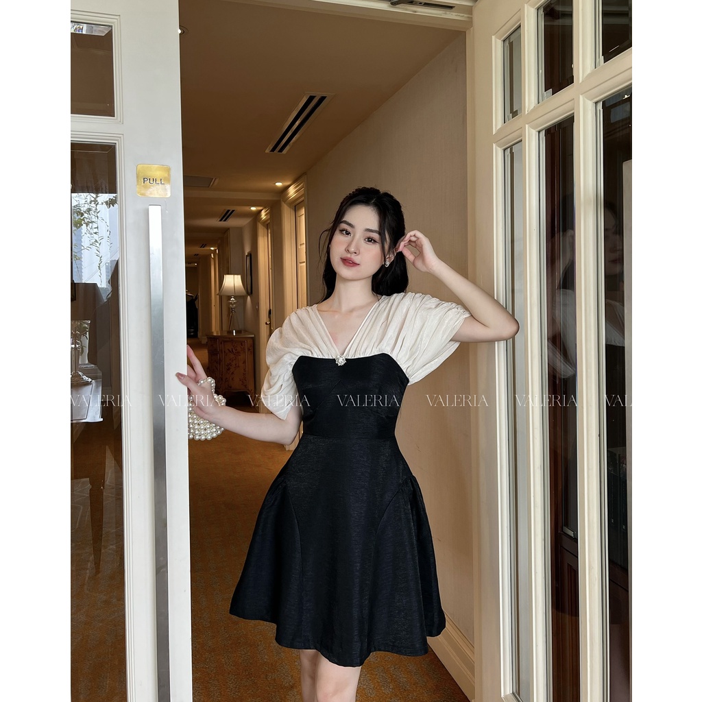 Váy xoè bồng nhún vai ánh nhũ Stella Dress
