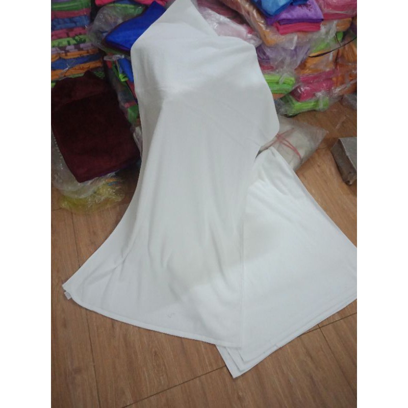 Khăn tắm trắng