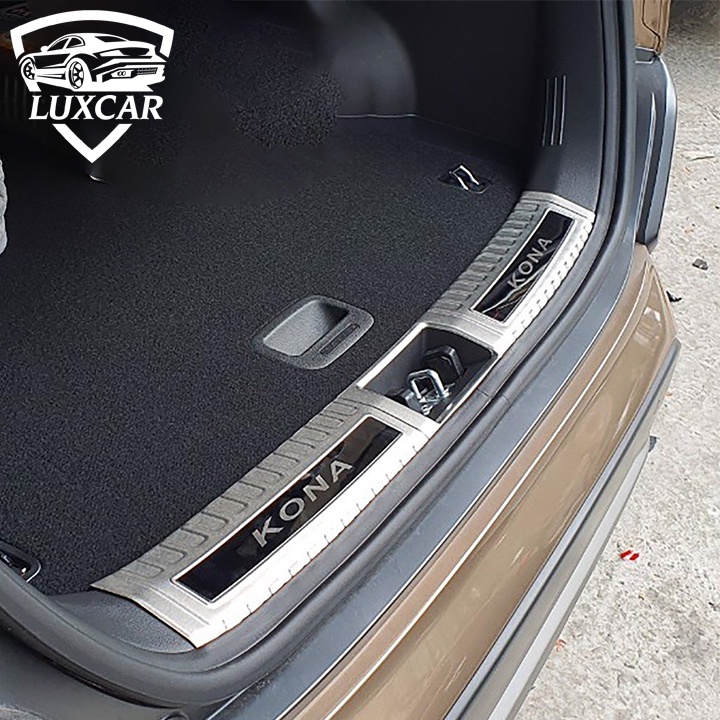Ốp chống trầy cốp xe HYUNDAI KONA - Chất liệu INOX, TITAN cao cấp LUXCAR