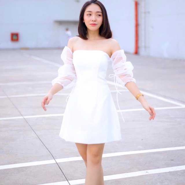 Đầm trễ vai tay lưới