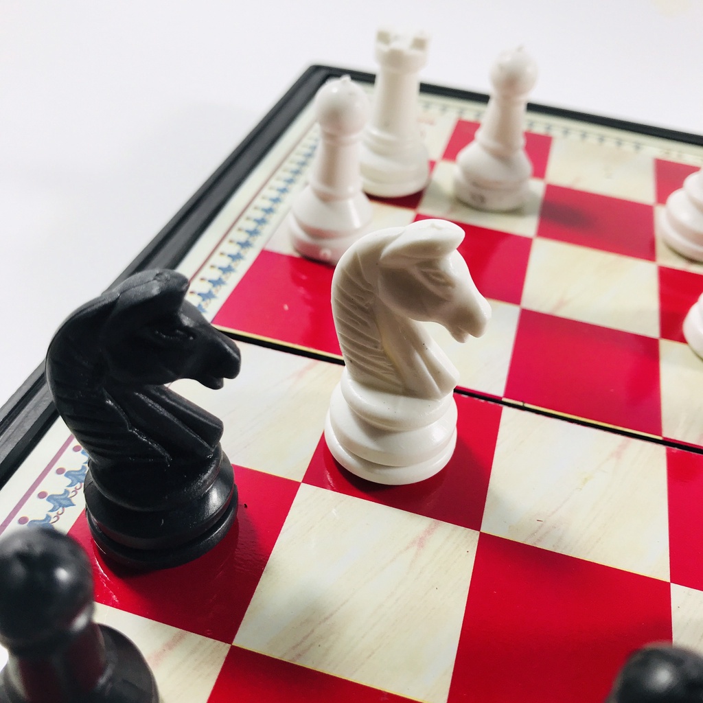 Bộ cờ vua nam châm gấp gọn 3 kích cỡ tiêu chuẩn thi đấu, nhựa ABS bền đẹp nam châm bám mặt bàn tốt