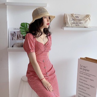 Đầm maxi caro cổ tim nhún nút gỗ