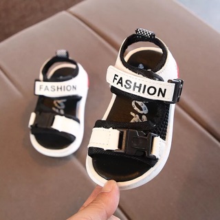 Sandal bé trai