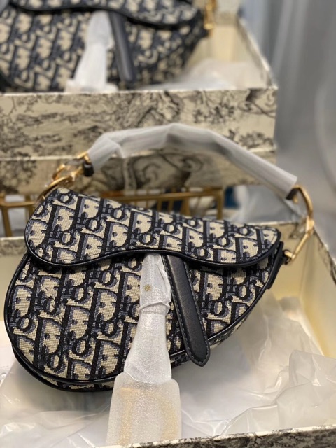 Túi OBLIQUE SADDLE BAG Yên ngựa