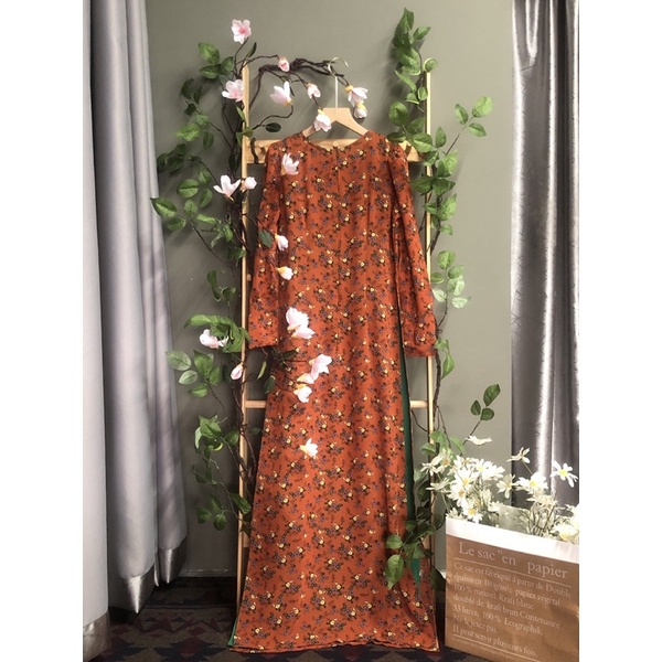 Áo dài bốn tà cam hoa nhí tay phồng