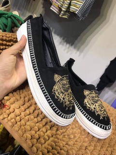Giày kenzo thêu