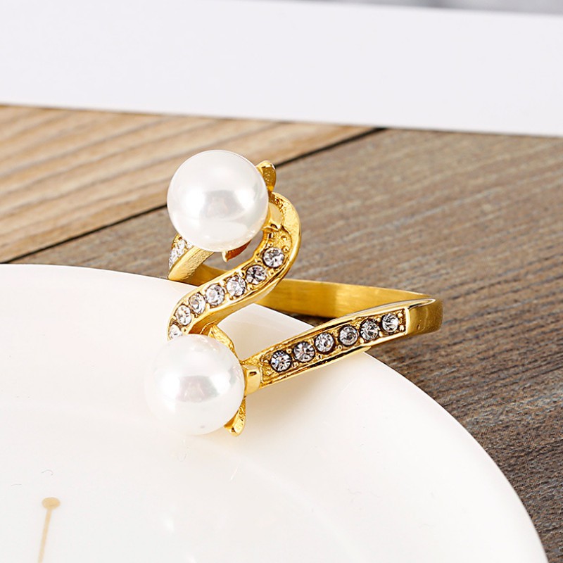 Nhẫn Nữ Sang Trọng Titan Ko Đen TT 3749