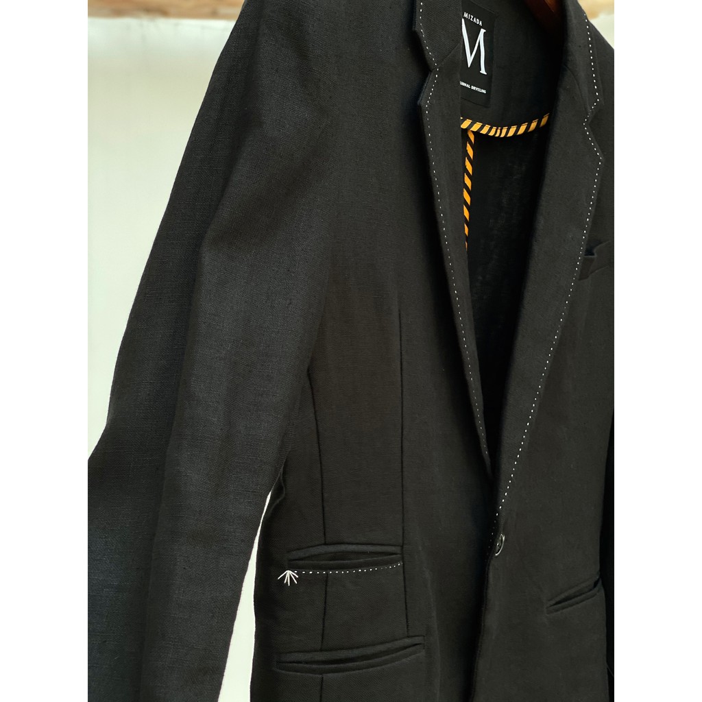 Áo khoác blazer nam linen đen lót viền
