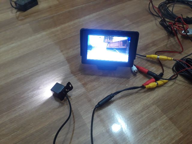 Bộ Camera lùi oto kèm màn hình hiển thị 4,3 inch