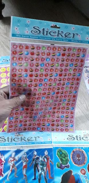 Set 10 tờ hình dán stiker siêu nhân kích thước 22x24 cm có 10 mẫu khác nhau