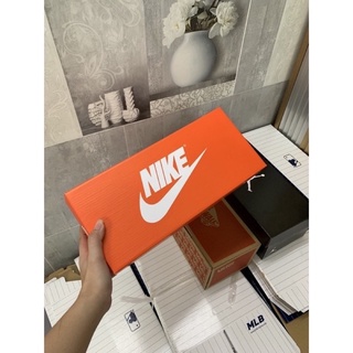 Hộp dép Nike cứng cáp chắc chắn, Sẵn hàng