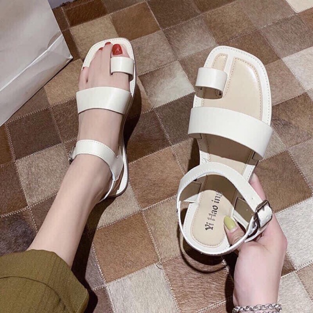 Sandal xỏ ngón