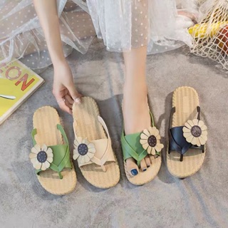 Dép xỏ ngón nhựa giả cói hoa hướng dương