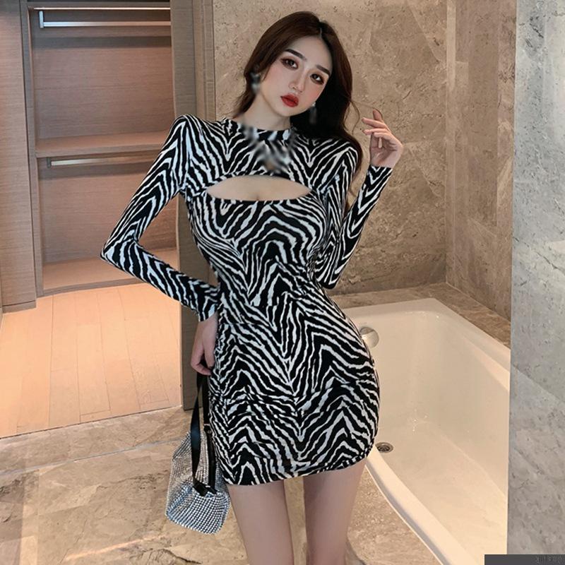 Đầm tay dài cổ thuyền dáng ôm in họa tiết da báo quyến rũ cho nữ