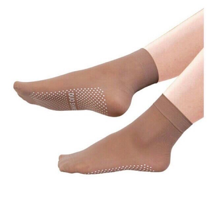 Com bo10 đôi  tất chống trơn nữ màu da và màu đen.