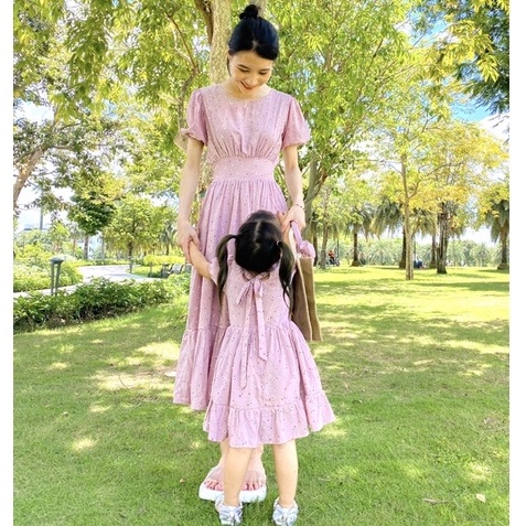 Váy đôi mẹ và bé gái - áo đôi mẹ và bé gái - đầm đôi mẹ bé - váy hoa mẹ và bé - váy hoa nhí mẹ bé