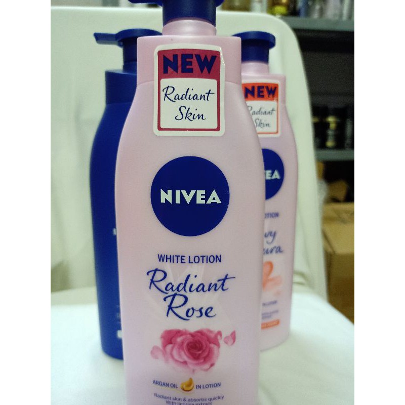 Sữa dưỡng thể Nivea 200_400ml trắng da chuyên sâu Nivea