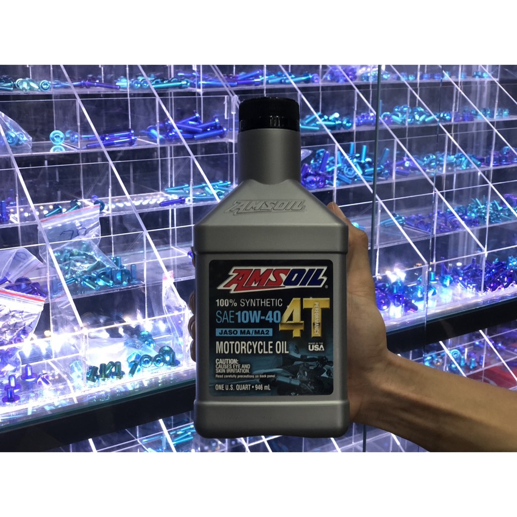 NHỚT AMSOIL 4T PERFORMANCE 10W40 946mm