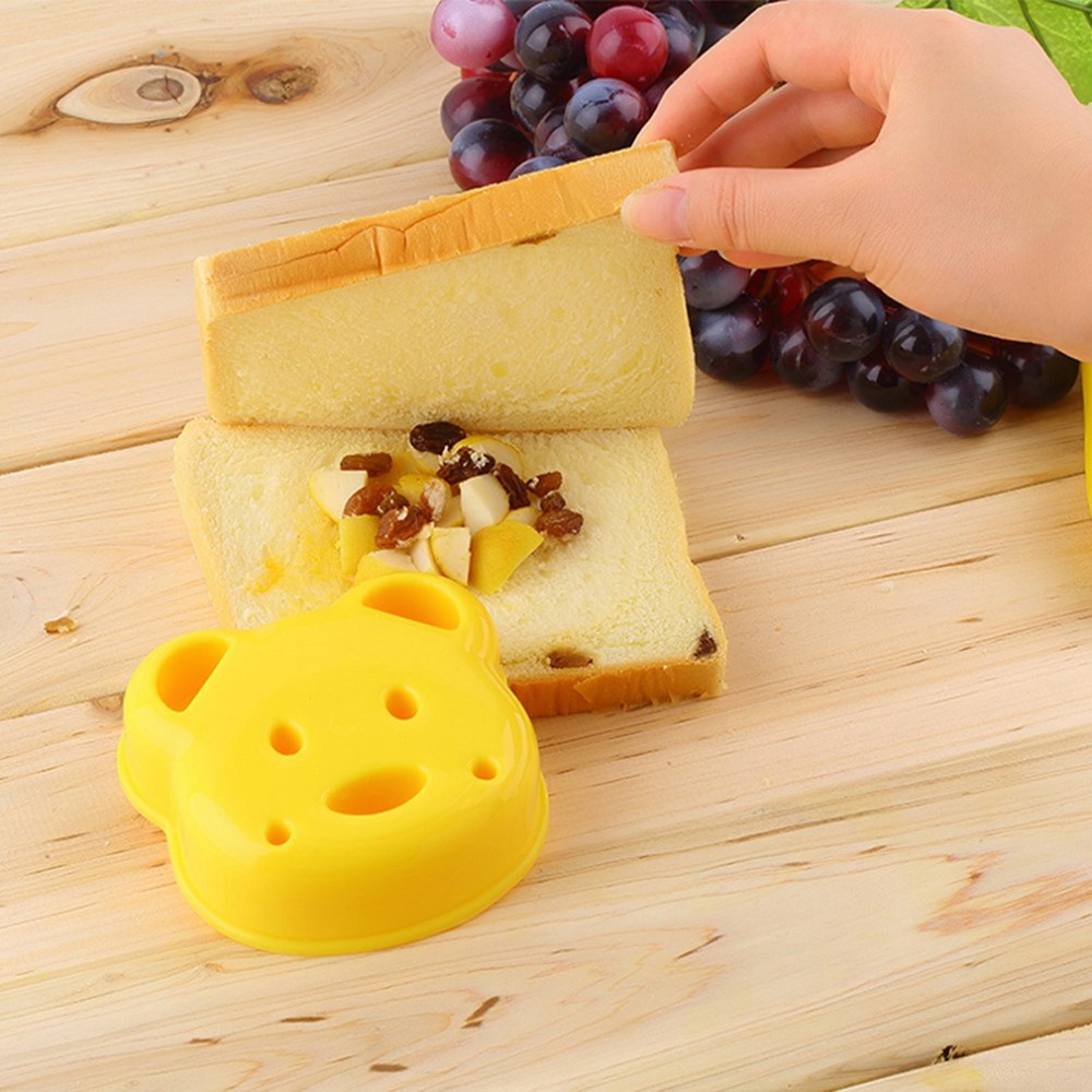 Khuôn nhựa làm bánh hình gấu xinh xắn