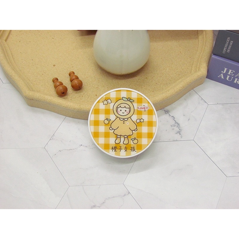 khay đựng lens tròn cô bé mùa đông