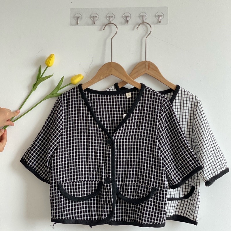 Áo kẻ sọc croptop 2 khuy cổ V vintage sang chảnh mát mẻ (ảnh thật ở cuối)