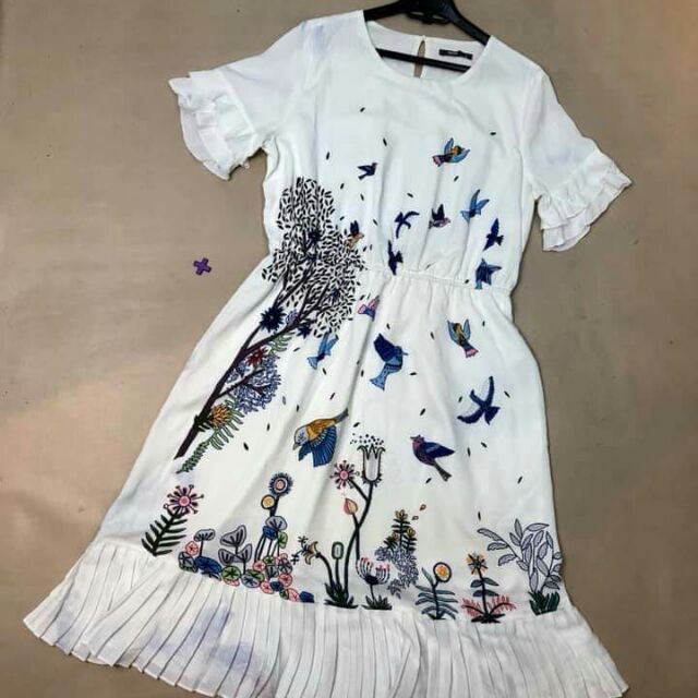 Đầm hoạ tiết tay ngắn
