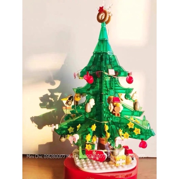 Cây thông lego có đèn và nhạc, xoay khi vặn cót