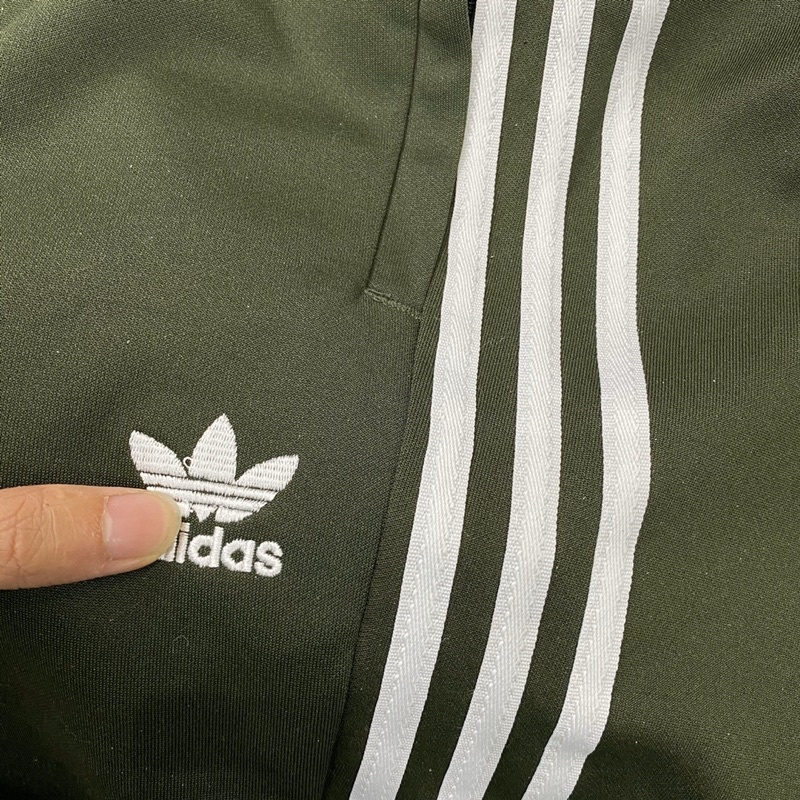 Bộ Quần Áo Bomber Unisex Nam Nữ Adidas SST Track Jacket Xanh Rêu