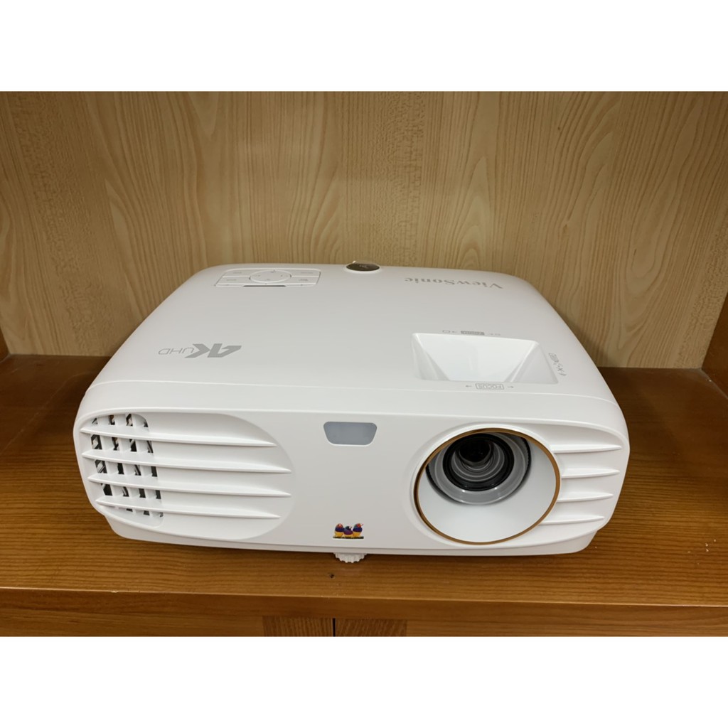 Máy chiếu ViewSonic PX747 4K