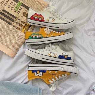 Giày hình cute