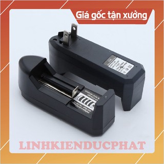 CỤC SẠC ĐƠN PIN ĐỎ