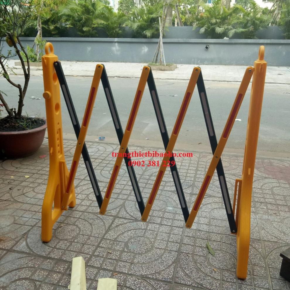 Hàng rào di động xếp gọn phản quang 96cm x 2,5m